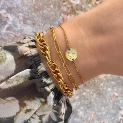 Finaste Armband 3 initialen met mini muntje goud kleurig Sale
