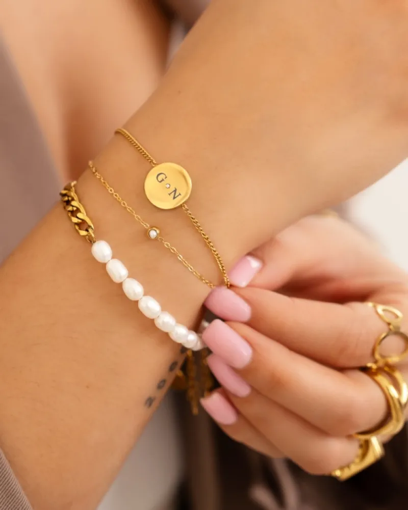 Finaste Armband 2 initials exclusive goudkleurig Sale