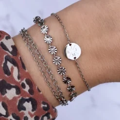 Finaste Armband 4 letters met mini coin Best