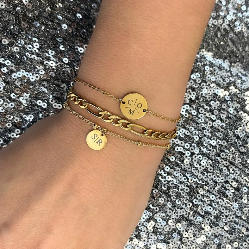Finaste Armband Met Drie Letters Goud Kleurig Hot