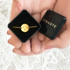 Finaste Armband Met Drie Letters Goud Kleurig Hot