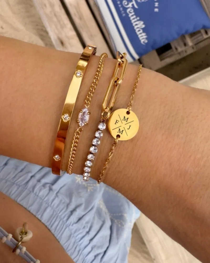Finaste Armband Met Vier Initialen Goud Kleurig Outlet