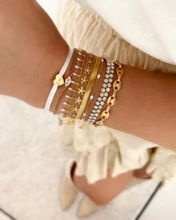 Finaste Armband Met Witte Bolletjes Goudkleurig Discount