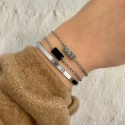 Finaste Armband zwart steentje kleur zilver Online
