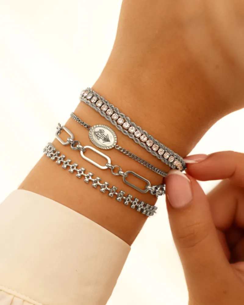 Finaste Birth flower armband met jouw gravering Sale