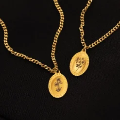 Finaste Birth flower ketting met jouw gravering goudkleurig New