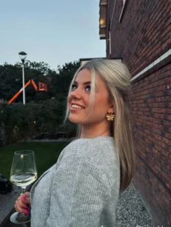 Finaste Bloem oorbellen goudkleurig Outlet