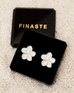 Finaste Bloem oorbellen wit Online