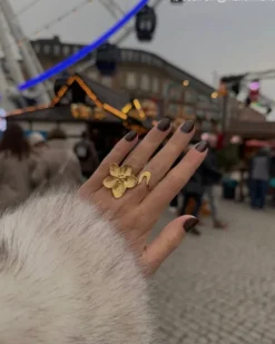Finaste Bloem ring goudkleurig Sale