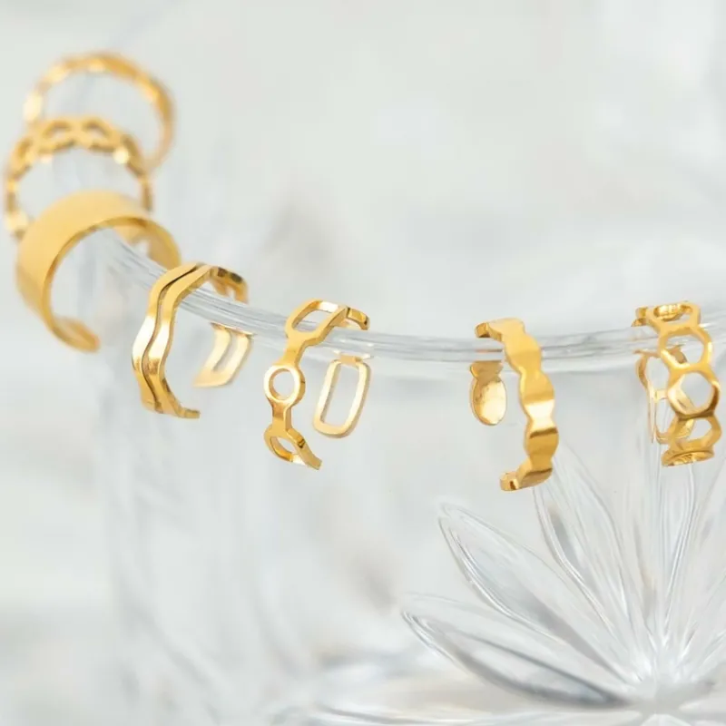 Finaste Bolletjes ear cuff goud kleurig Hot
