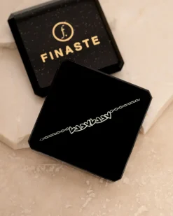 Finaste Bracelet open hearts Clearance