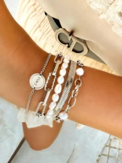 Finaste Chain and pearl bracelet Outlet