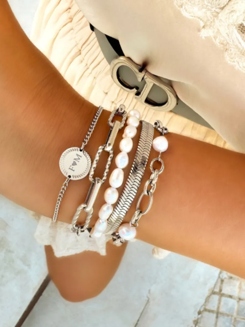 Finaste Chain and pearl bracelet Outlet