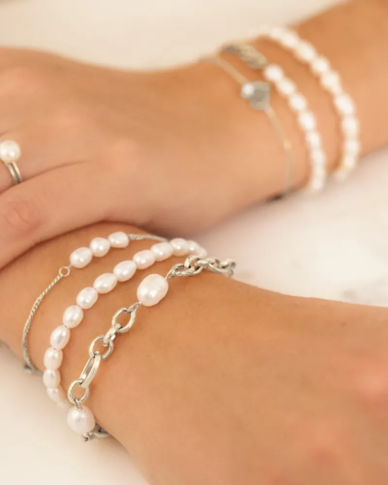 Finaste Chain and pearl bracelet Outlet