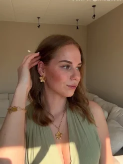 Finaste Chain ketting met bloem goudkleurig Hot