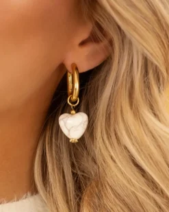 Finaste Chunky oorringen met hartje goudkleurig Outlet