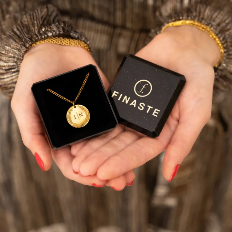 Finaste Coin necklace 2 initials goldplated Outlet