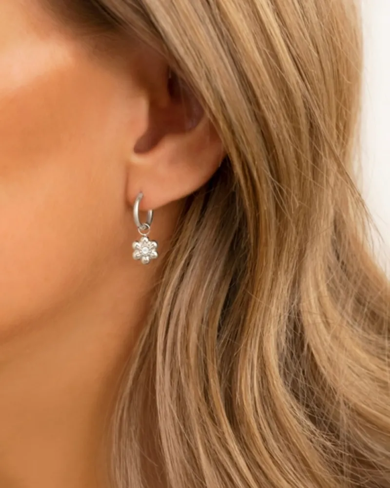 Finaste Earrings Daisy Pearl New