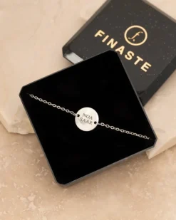 Finaste Familie naam armband Online