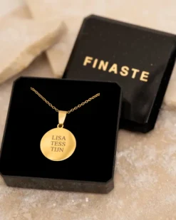 Finaste Familie naamketting goud kleurig Clearance