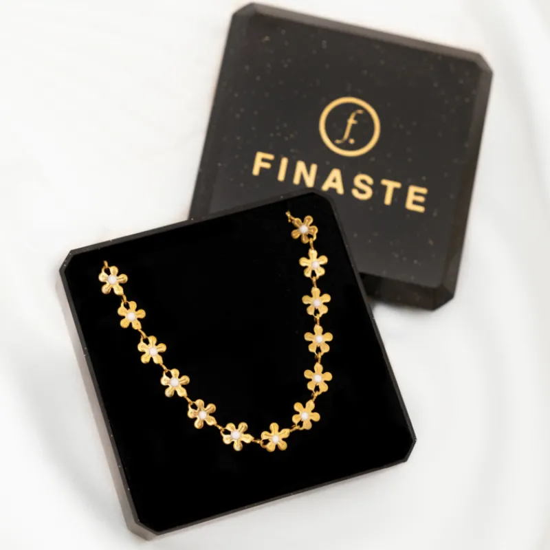 Finaste Flower Necklace Goudkleurig Hot