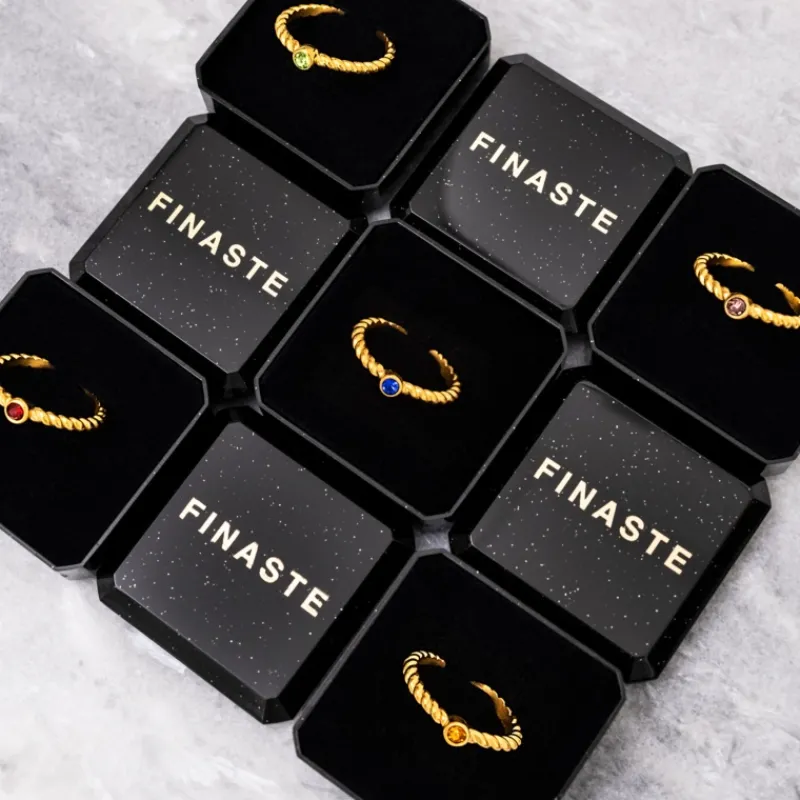 Finaste Geboortesteen ring goudkleurig Hot