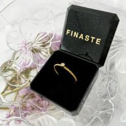 Finaste Gedraaid ringetje met steentje gold plated Best