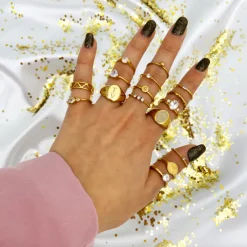 Finaste Gedraaid ringetje met steentje gold plated Best