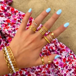 Finaste Gedraaide ring met 3 steentjes goud kleurig Outlet