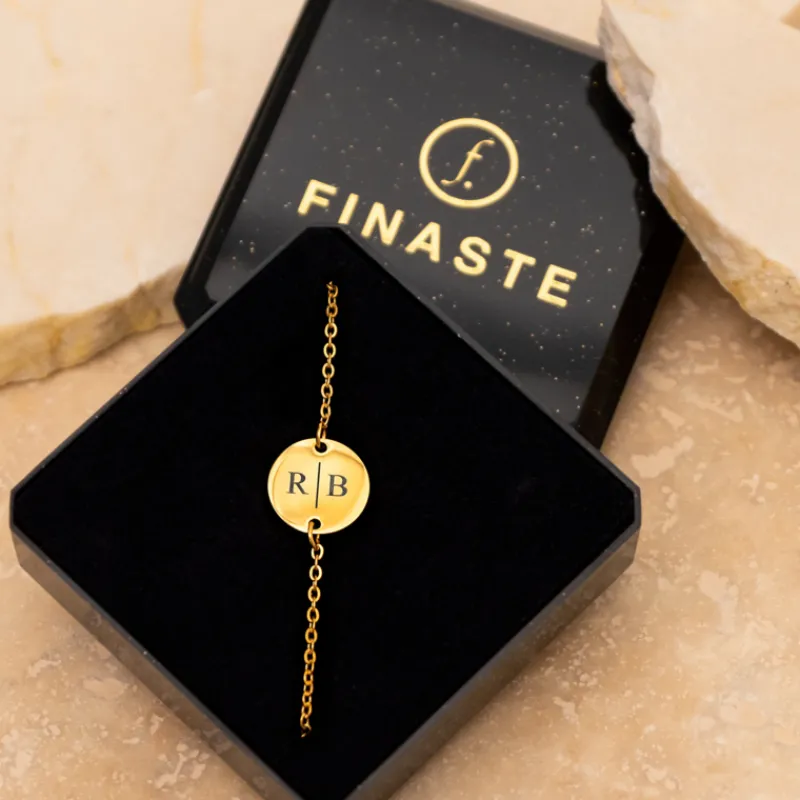 Finaste Gepersonaliseerde Armband Twee Initialen Goud Kleurig Sale