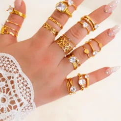 Finaste Golddigger ring triangle gold plated Outlet