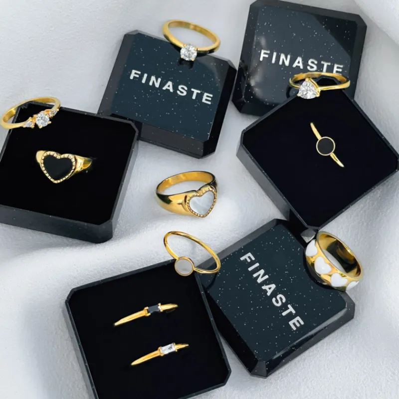 Finaste Golddigger ring triangle gold plated Outlet
