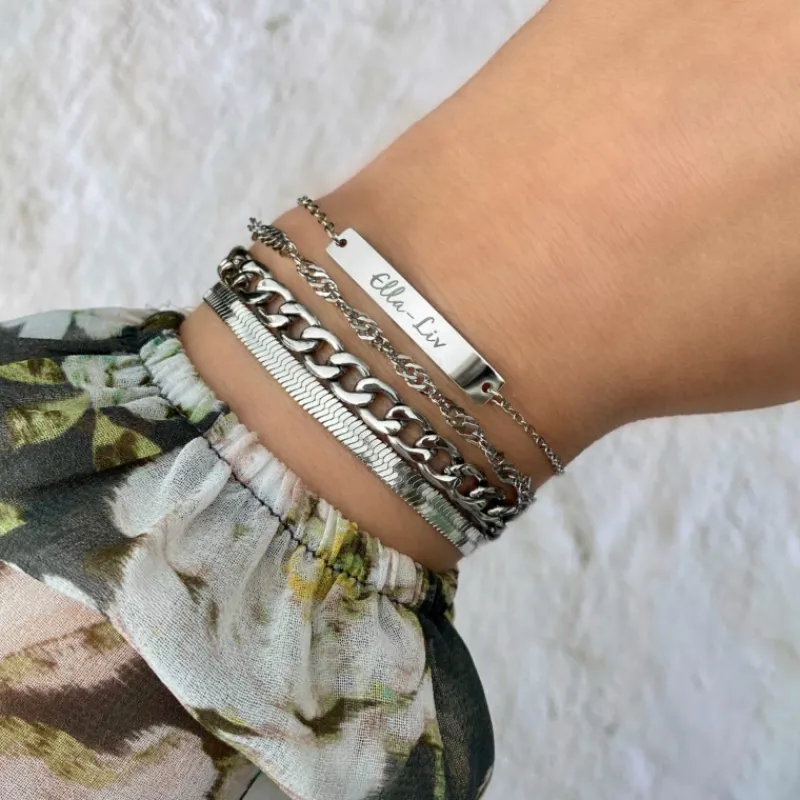 Finaste Graveerbare bar armband met sierletters Discount