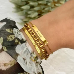 Finaste Graveerbare bar armband met sierletters goud kleurig Sale