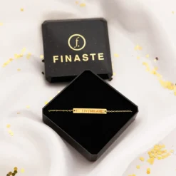 Finaste Graveerbare bar armband met steentjes goudkleurig Sale