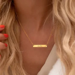 Finaste Graveerbare bar ketting met sierletters goud kleurig Online