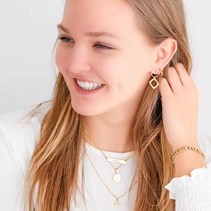 Finaste Graveerbare bar ketting met sierletters goud kleurig Online