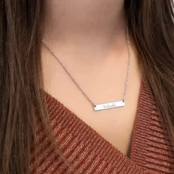 Finaste Graveerbare bar ketting met sierletters Outlet