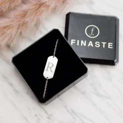 Finaste Graveerbare initial armband grote bar Sale