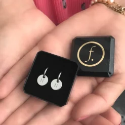 Finaste Graveerbare Initial Oorbellen Outlet