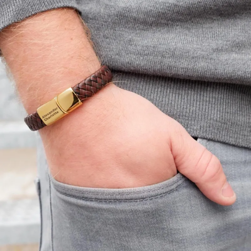 Finaste Graveerbare leren mannen armband bruin goud kleurig Sale