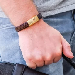 Finaste Graveerbare leren mannen armband bruin goud kleurig Sale