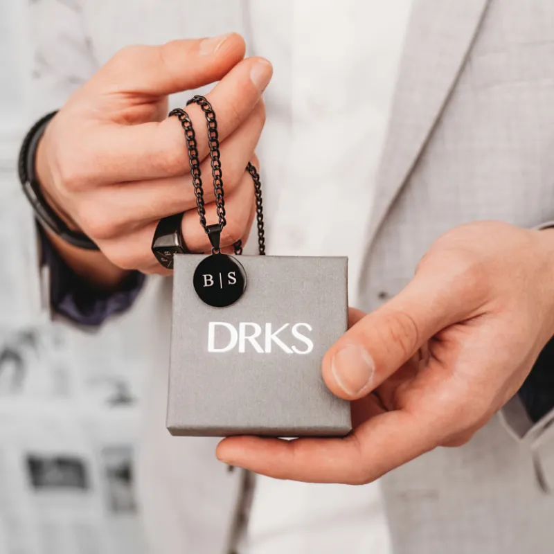 Finaste Graveerbare mannen ketting met munt zwart Fashion