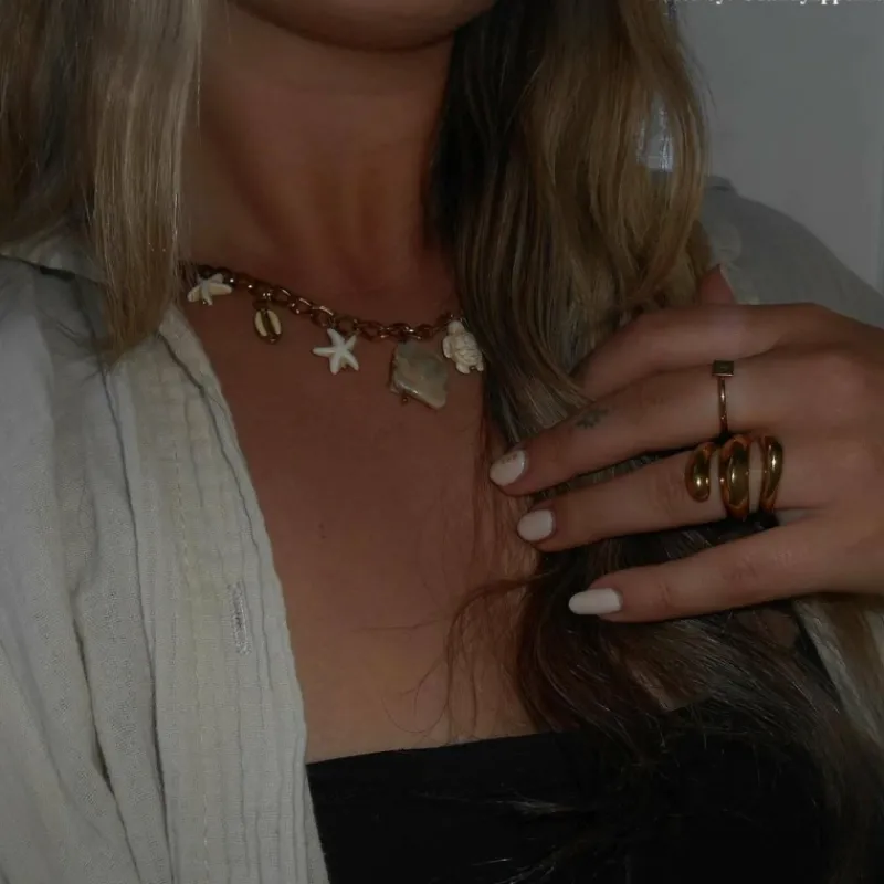 Finaste Graveerbare minimalistische ring met vierkantje goud kleurig Fashion