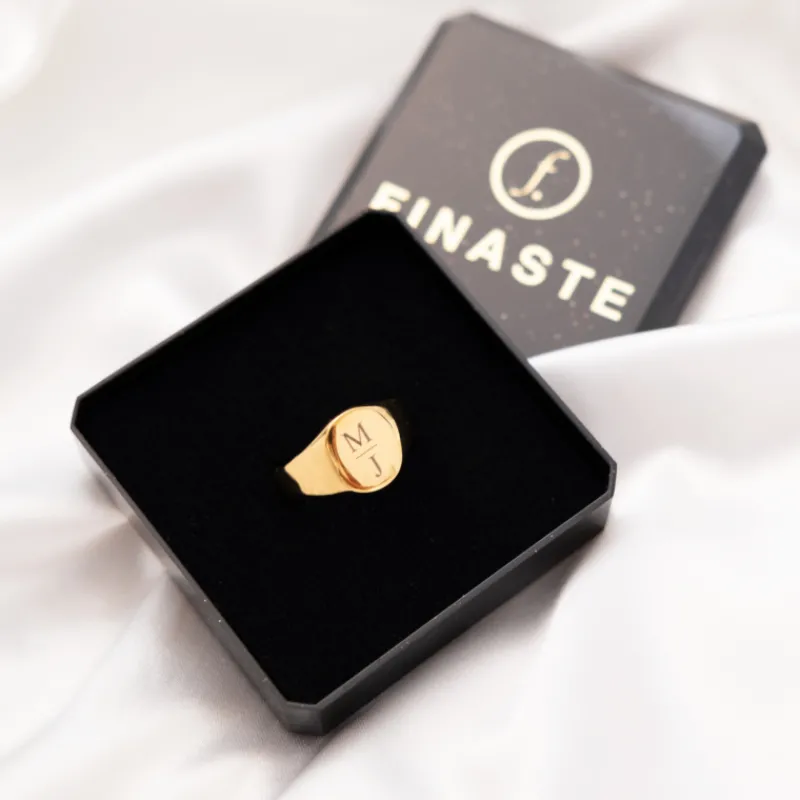 Finaste Grote zegelring 2 letters goud kleurig Clearance
