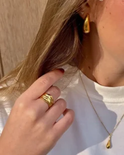 Finaste Grove ring statement goud kleurig Sale