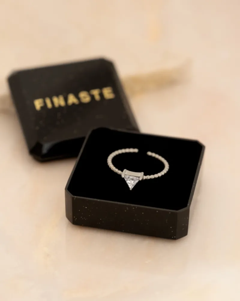 Finaste Influencer ring triangle Hot