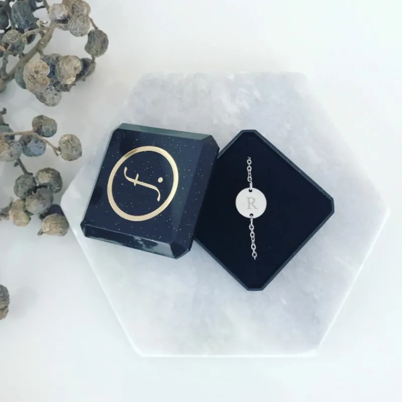Finaste Initial Armband Mini Coin Best