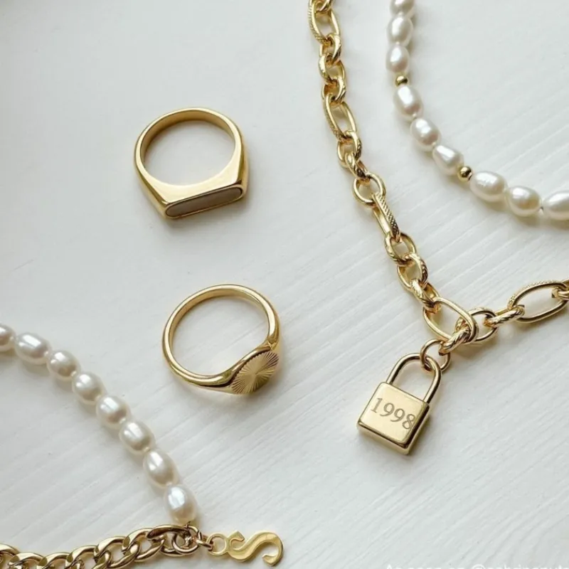 Finaste Initial ketting chain & pearl kleur goud Sale