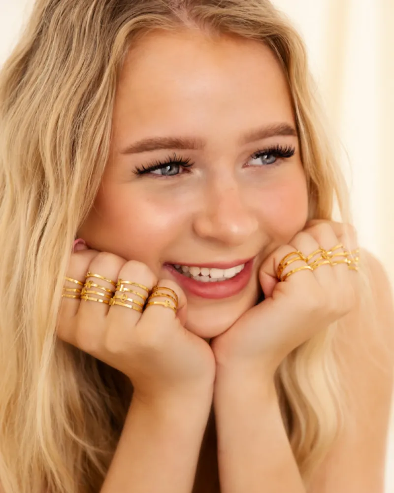 Finaste Initial ring mini goldplated Clearance
